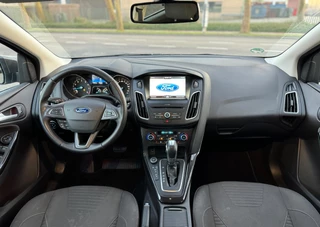 Ford Focus Ford Focus Wagon 1.0 Automaat Dealeronderhouden Volle opties Stuurverwarming Parkeerhulp+sensoren Cruise Navigatie Bluetooth - afbeelding nr 2