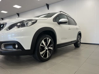 Peugeot 2008 Peugeot 2008 1.2 PT 111PK / Allure / Panoramadak / Climate.C / Navi / h.leder / - afbeelding nr 26