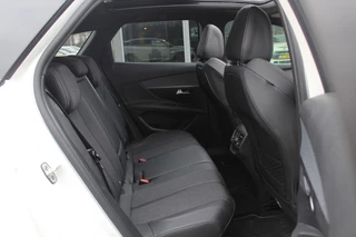 Peugeot 3008 Peugeot 3008 1.6 PureTech GT Line / Panoramdak / Camera / Navigatie / 19'' / Keyless / Half leder / Focal Audio / Dodehoek / Cruise Control - afbeelding nr 11