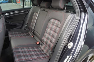 Volkswagen Golf Volkswagen Golf GTI 2.0 TSI 230pk PERFORMANCE Panodak/Dynaudio/Camera/Trekhaak afnb - afbeelding nr 33