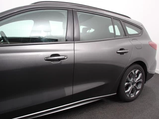 Ford Focus Ford Focus Wagon 1.0 EcoBoost Hybrid ST Line Navigatie Climate Control Led Dab Camera Parkeer sensoren Cruise Control Lichtmetalen velgen - afbeelding nr 28