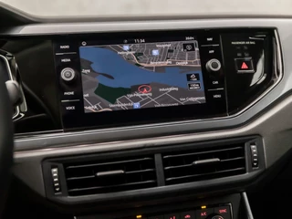 Volkswagen Polo Volkswagen Polo 1.0 TSI R-Line Sport (SCHUIFDAK, VIRTUAL COCKPIT, APPLE CARPLAY, GROOT NAVI, CLIMATE, SPORTSTOELEN, LED KOPLAMPEN, PARKEERSENSOREN, GETINT GLAS, NIEUWE APK, NIEUWSTAAT) - afbeelding nr 23