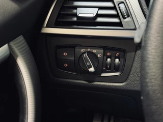 BMW 3 Serie BMW 3 Serie Touring 320i Edition M-Sport | Leder | NaviProf | CarPlay - afbeelding nr 13