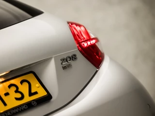 Peugeot 208 Peugeot 208 1.2 e-VTi Sport Automaat (NAVIGATIE, GETINT GLAS, LM VELGEN, SPORTSTOELEN, CRUISE, PARKEERSENSOREN, NIEUWE APK, NIEUWSTAAT) - afbeelding nr 26