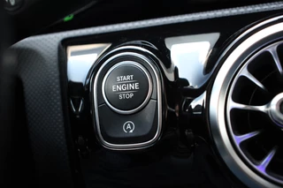 Mercedes-Benz CLA Mercedes-Benz CLA 180 AMG | Night pakket | Pano | Sfeerverlichting | Camera - afbeelding nr 32