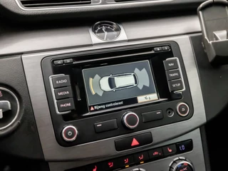 Volkswagen Passat Volkswagen Passat Variant 1.4 TSI Sportline Automaat (NAVIGATIE, CLIMATE, STOELVERWARMING, GETINT GLAS, SPORTSTOELEN, TREKHAAK, CRUISE, PARKEERSENSOREN, NIEUWSTAAT) - afbeelding nr 27