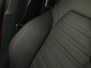 Alfa Romeo Giulia Alfa Romeo Giulia 2.0 Turbo 280 PK Competizione Q4 AWD | Harman | Veloce | 19