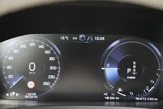 Volvo V90 Volvo V90 2.0 T6 AWD Recharge Business Pro | Trekhaak |  Leder | Stoel & stuurverwarming | Harman/Kardon | Adaptive cruise | Camera | Carplay | Keyless | Navigatie - afbeelding nr 32