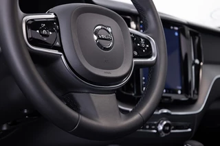 Volvo XC60 Volvo XC60 2.0 T6 398PK AWD Recharge Plus Dark | PANORAMADAK | Vapour Grey | PHEV - afbeelding nr 10
