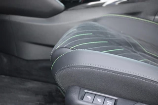 Peugeot 2008 Peugeot 2008 1.2 130PK AUTOMAAT GT PACK | NAVIGATIE | FULL LED KOPLAMPEN | DRAADLOZE APPLE CARPLAY/ANDROID AUTO | ADAPTIVE CRUISE CONTROL | CAMERA VOOR + ACHTER | CLIMATE CONTROL | LICHTMETALEN VELGEN 17