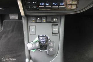 Toyota Auris Toyota Auris Touring Sports 1.8 Hybrid Lease pro | Beige Leer | Panoramadak | Full Led | Parkeersensoren. - afbeelding nr 27