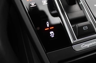 Porsche Cayenne Porsche Cayenne 3.0 E-Hybrid / Trekhaak / Panoramadak / 360Camera / Head-up / 21'' / Keyless / Bose / Sportchrono / Softclose / Stuurverwarming / Leder / Cruise Control - afbeelding nr 27