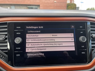 Volkswagen T-Roc Navigatie Camera Virtual Cockpit Clima ACC Extra Getint Glas 17 Inch velgen Mirror LInk Carplay Android Auto DAB 1e Eigenaar NL Auto - afbeelding nr 39