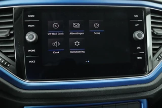 Volkswagen T-Roc Volkswagen T-Roc 1.5 TSI Sport | Stoelverwarming | Full LED |  Trekhaak | Navigatie | Climate control | PDC | Sportstoelen | Cruise control | Bluetooth - afbeelding nr 21