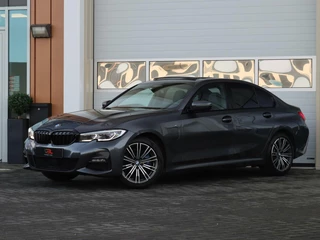BMW 3 Serie BMW 3-serie 330e High Executive M-sport | H&K audio | Schuif/kanteldak | ACC | Dodehoekdetectie | Laser LED | Head-up display | - afbeelding nr 42