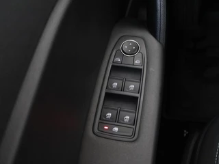 Renault Captur Renault Captur E-Tech plug-in hybrid 160PK / Navigatie / Carpley / Parkeer sensoren / Carselexy - afbeelding nr 13