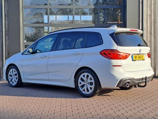 BMW 2 Serie | Leder | Trekhaak | M-pakket | Head-up | Camera | Stoelverwarming | - afbeelding nr 3