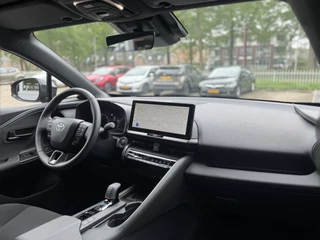 Toyota C-HR Dodenhoekdetectie, Navigatie, Parkeersensoren V + A , All-in Rijklaarprijs - afbeelding nr 4