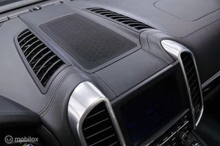 Porsche Cayenne Porsche Cayenne 3.0 S E-Hybrid 416 pk | NL auto NAP | Rijklaarprijs | Bose | Panoramadak | 21 inch | Meteorgrey | - afbeelding nr 8