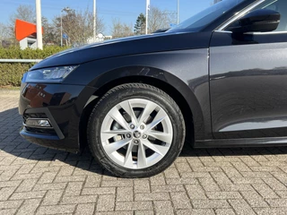 Škoda Octavia Navigatie Trekhaak Comfortstoelen + Verwarming ACC Dab Keyless Camera Led Koplampen Lmv Getint Glas NL Auto BTW - afbeelding nr 44