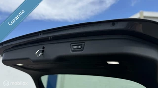BMW 3 Serie BMW 330i Touring High Executive | M Pakket | Shadowline | H&R | Standkachel | Display Key - afbeelding nr 21