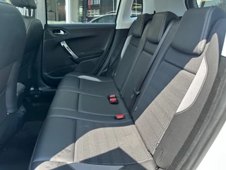 Peugeot 2008 Peugeot 2008 1.2 PURETECH ALLURE - afbeelding nr 19