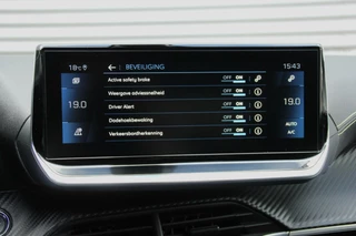 Peugeot 208 Peugeot 208 1.2 PureTech GT Automaat |PANORAMADAK, CARPLAY, ACC, VIRTUAL 3D, 360 CAMERA, STOELVERWARMING, KEYLESS, LED, PDC| - afbeelding nr 19