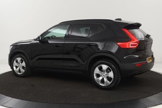 Volvo XC40 Volvo XC40 1.5 T3 Momentum Pro | Leder | Stoelverwarming |  Camera | Navigatie | PDC | Full LED | Climate control - afbeelding nr 2
