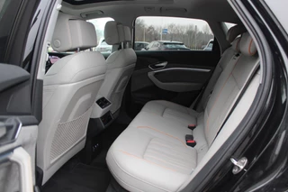 Audi e-tron Audi e-tron e-tron 55 quattro advanced Pro Line Plus 95 kWh / Full option! / Trekhaak / Panoramadak / 360Camera / Head-up / B&O / Keyless / 21'' / Softclose / Stoelmassage / Luxe Leder / Nachtzicht / DAB / ACC - afbeelding nr 11
