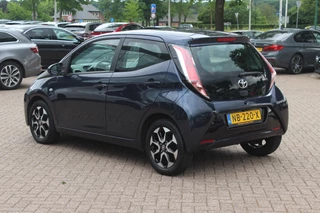 Toyota Aygo Toyota Aygo 1.0 VVT-i x-play / Camera / Navigatie / 15'' / Bluetooth / Airco - afbeelding nr 3