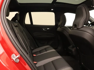 Volvo V60 Volvo V60 B3 AUT(7) PLUS DARK SCHUIFDAK 19INCH GOOGLE MAPS ACC BLIS GETINT - afbeelding nr 15