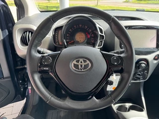 Toyota Aygo Toyota Aygo 1.0 VVT-i X-PLAY AIRCO/CAMERA - afbeelding nr 8