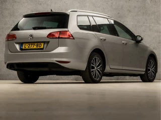 Volkswagen Golf Automaat (APPLE CARPLAY, NAVIGATIE, CLIMATE, STOELVERWARMING, GETINT GLAS, SPORTSTOELEN, CRUISE, PARKEERSENSOREN, LM VELGEN, NIEUWSTAAT) - afbeelding nr 5