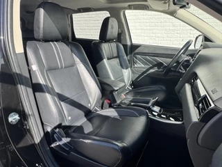 Mitsubishi Outlander Mitsubishi Outlander 2.0 PHEV instyle+ Adaptive cruis control Climate control Leder Stoel-/ stuurverwarming - afbeelding nr 44