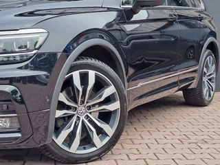 Volkswagen Tiguan Volkswagen Tiguan 2.0 TSI 4Motion Highline R-line | LED | Pano | Trekhaak | Leder | Elek. klep | Virtual | LMV 20