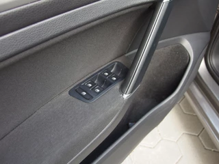 Volkswagen Golf NAVI / CLIMA / PDC / BLUETOOTH / CRUISE / DAB+ / NL-AUTO - afbeelding nr 26
