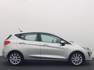 Ford Fiesta CLIMA / CARPLAY / NAVI / BLUETOOTH / CRUISE / DAB+ / NL-AUTO - afbeelding nr 17