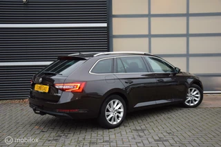 Škoda Superb Skoda Superb Combi 1.4 TSI ACT Style business 150pk Panoramadak Leer trekhaak - afbeelding nr 6