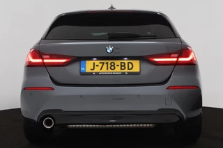 BMW 1 Serie BMW 1-serie 118i Executive Edition (PARKEERSENSOREN, NAVIGATIE, CRUISE CONTROL, PARKEERSENSOREN, NL-AUTO) - afbeelding nr 6