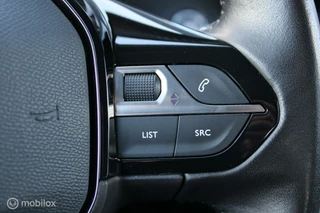 Peugeot 2008 Peugeot 2008 1.2 PureTech Allure, Digitaal dashboard, Pdc voor/achter + camera, App connect, Donker glas, Cruise, Clima, Navi, Full led. - afbeelding nr 31