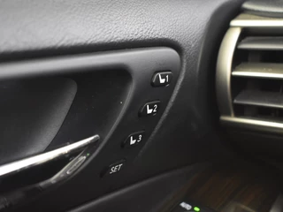 Lexus IS Lexus IS 300h Luxury Line | Mark Levinson | Schuifdak | Stoelkoeling - afbeelding nr 18