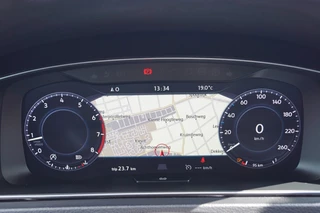 Volkswagen Golf Volkswagen Golf 1.4 TSI Highline 125pk Navi/ Trekhaak/ ACC/ Virtual cockpit/ PDC - afbeelding nr 17