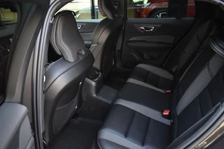 Volvo V60 Volvo V60 T6 350pk AWD Plus Dark | 19'' | Trekhaak | Harman/Kardon | 360 - afbeelding nr 10