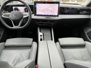 Volkswagen Passat Navigatie Panoramadak Trekhaak IQ Light Leder Elek Stoelen + Verwarming + Koeling + Massage 360 Camera Extra Getint Glas Vol Opties BTW Auto MHEV - afbeelding nr 9
