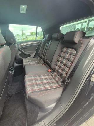 Volkswagen Golf Volkswagen Golf 2.0 TSI GTI Performance Virtual/Pano/Carbon/ - afbeelding nr 39