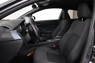 Toyota C-HR Toyota C-HR 2.0 Hybrid First Edition | 184pk | Stoelverwarming | Carplay | Adaptive cruise | Trekhaak | Camera | Navigatie | Full LED - afbeelding nr 5