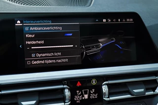 BMW 3 Serie BMW 3-serie Touring 330e M-Sport M-Pakket /LASER-LED/HARMAN-KARDON/MEMORY/PANODAK/CAMERA/KEYLESS/HUD! - afbeelding nr 20