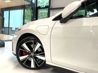 Volkswagen Golf Volkswagen Golf 1.4 eHybrid GTE 245 PK/ Camera/ Keyless/ 18 “LMV/ ACC/ CarPlay - afbeelding nr 39
