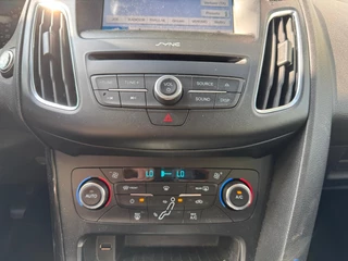 Ford Focus Ford Focus 1.0 Titanium Airco/Lichtmetalen velgen/Navi/Parkeersensoren - afbeelding nr 22