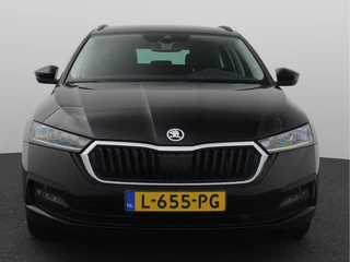 Škoda Octavia Škoda Octavia Combi 1.0 TSI Business Edition TREKHAAK / CARPLAY / SFEERVERLICHTING / NAVI / CLIMA / PDC / BLUETOOTH / CRUISE / NL-AUTO - afbeelding nr 21